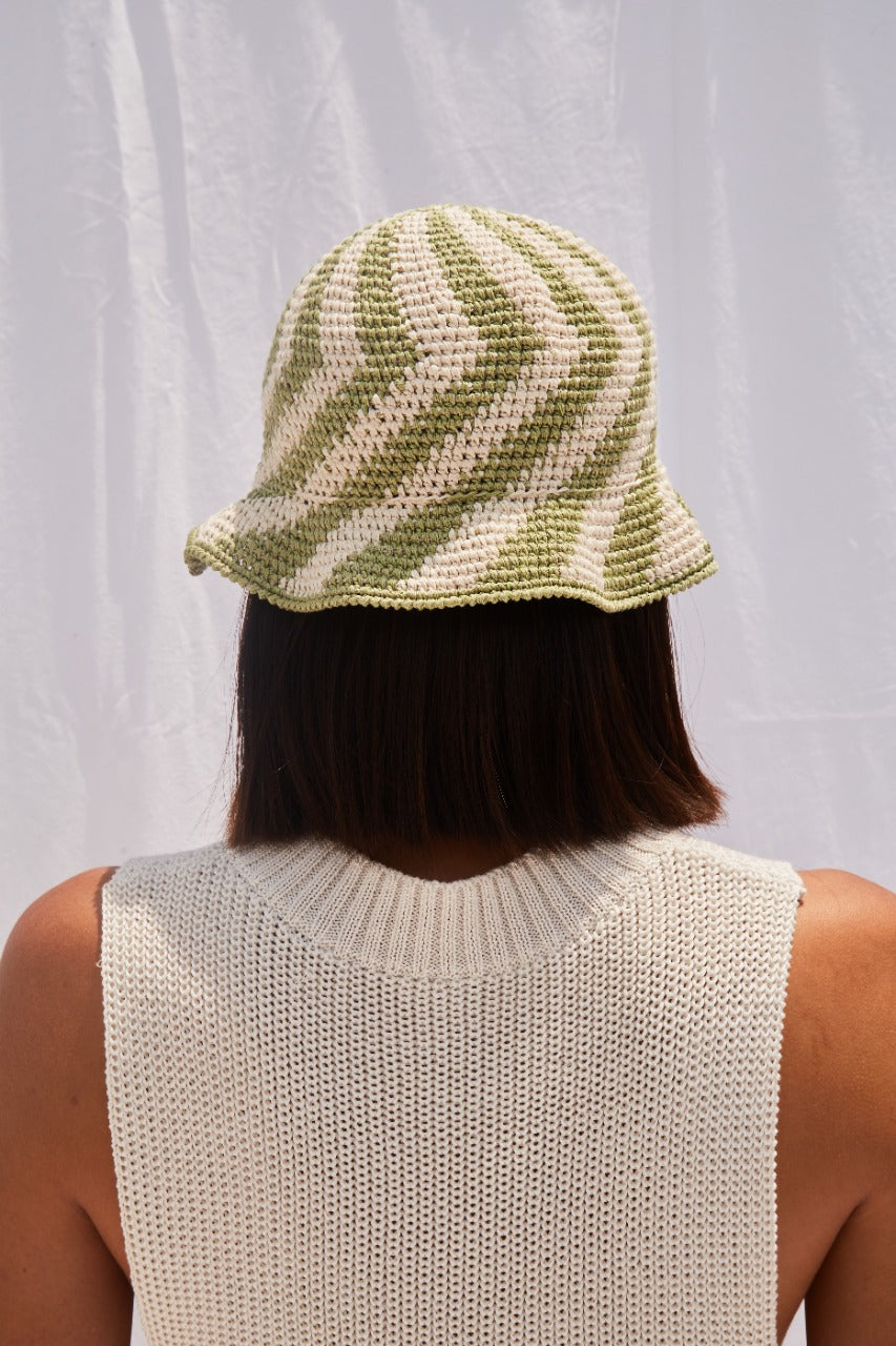 CROCHET BUCKET HAT GREEN & WHITE
